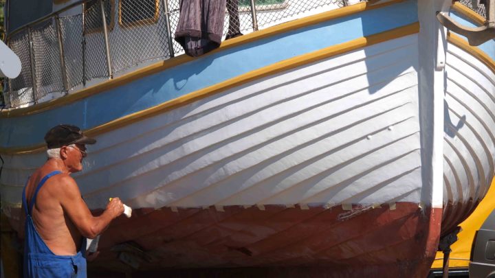 ремонт катеров и яхт на суше