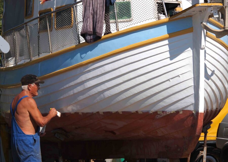 ремонт катеров и яхт на суше